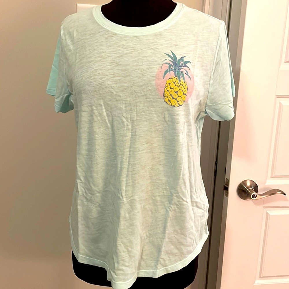 Old Navy t-shirt